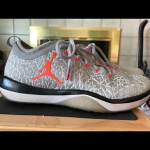 JORDAN MEN TRAINER 1 LOW white infrared wolf grey